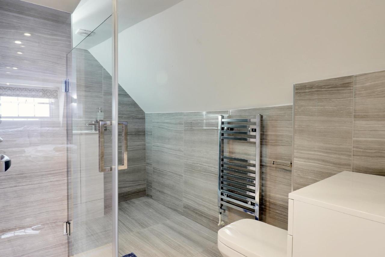 הייסטינגס Master Accommodation Suite 4 Attic Room מראה חיצוני תמונה